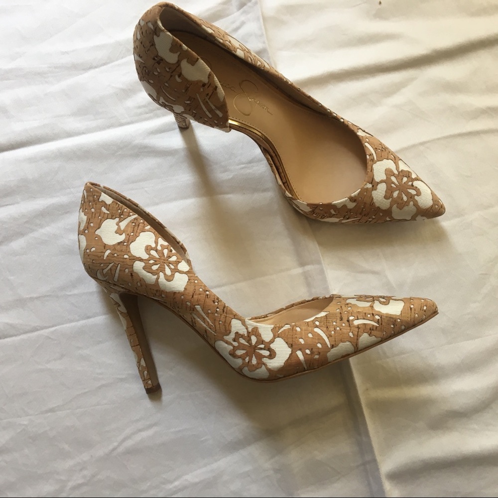 Jessica Simpson Tan and White Floral Pointed Toe Heels - Picture 2 of 3